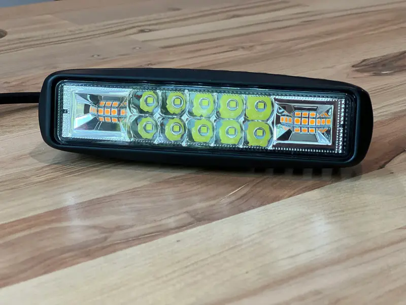 Customs Unlimited 6 White & Amber Extreme Strobe Lights - Universal 1