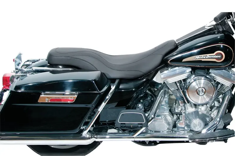 Mustang Daytripper One-Piece Seat For 97-07 Harley-Davidson Electra/Road Glide 2