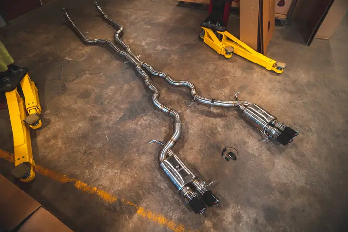 Valvetronic Bmw F10 M5 4.4L Catback T304 Ss ,Forged Carbon 3.5" Tips Bmw.F10.M5.Vses.Br.Fc 2